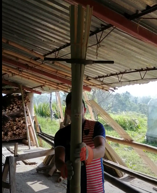splitting bamboo into slats